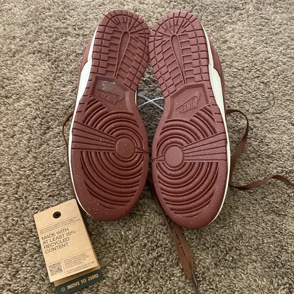 Nike | NWT Nike Dunk Low - Picture 10 of 11